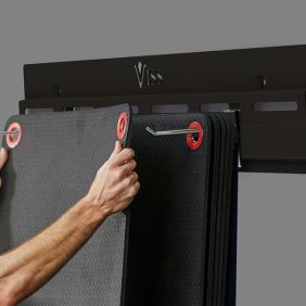 Soporte de pared ajustable (Para colchonetas y accesorios fitness).